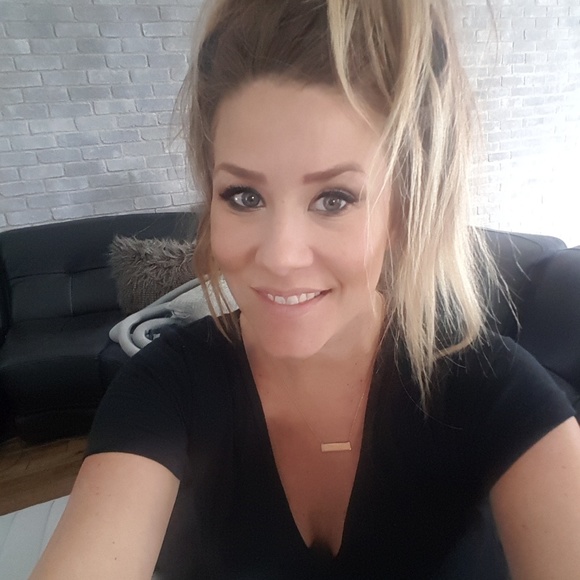 Meet your Posher, Karla - Picture 1 of 1